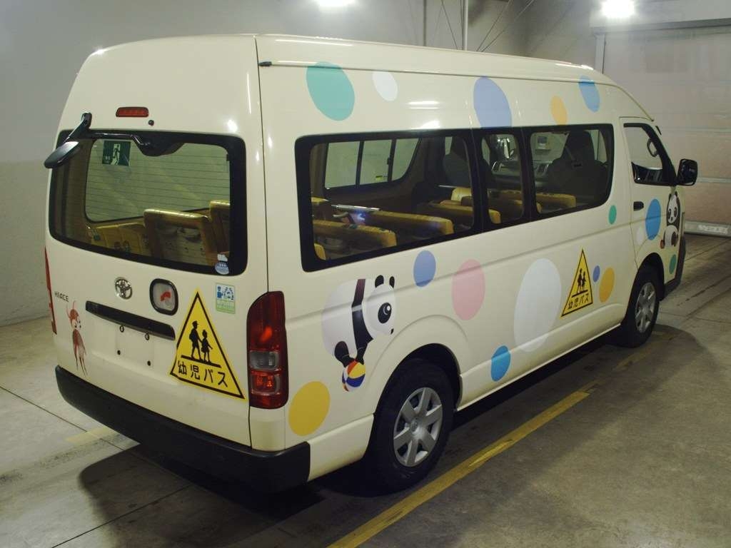 TOYOTA REGIUS ACE