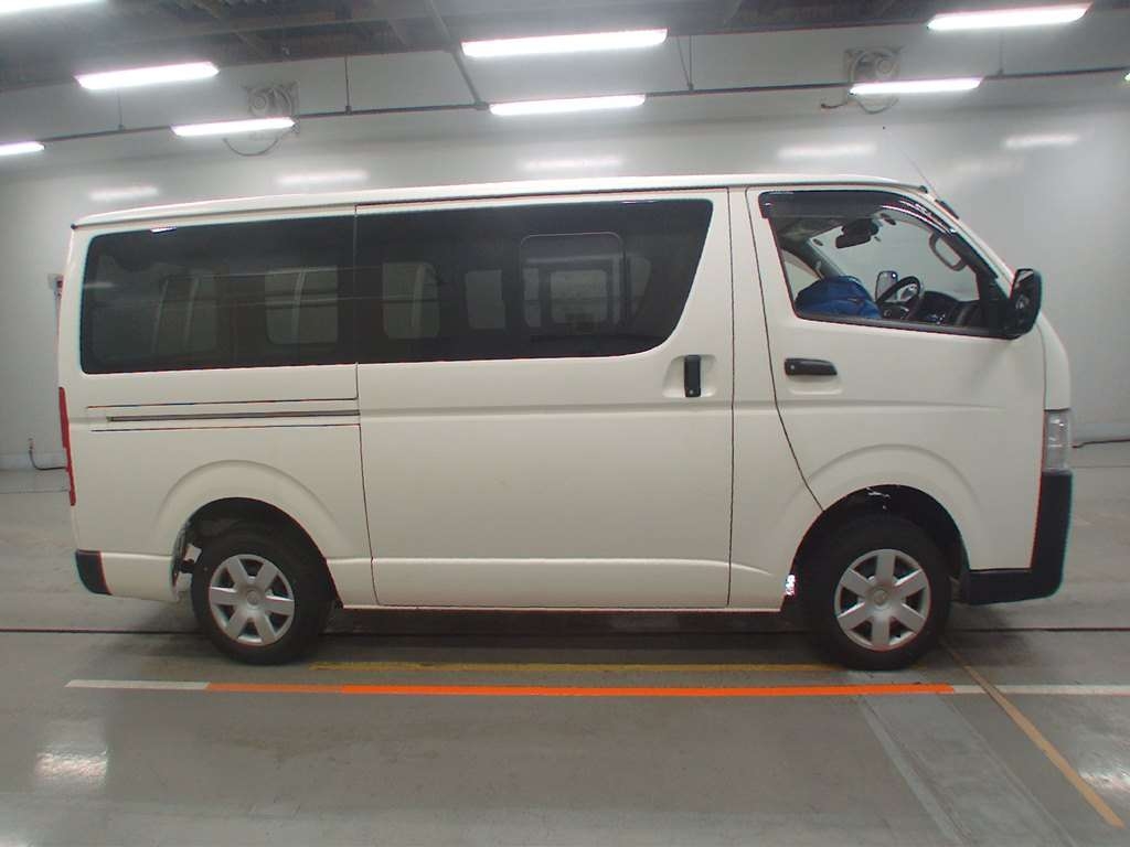 TOYOTA REGIUS ACE