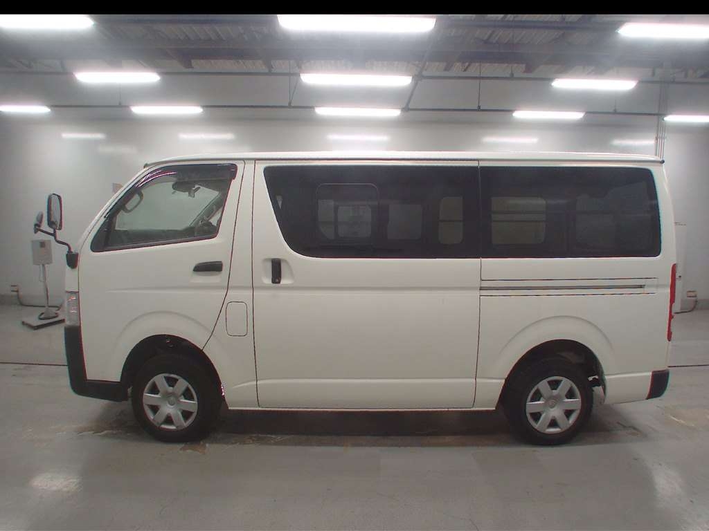 TOYOTA REGIUS ACE