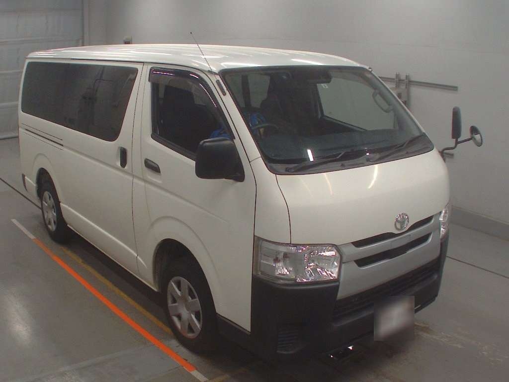TOYOTA REGIUS ACE