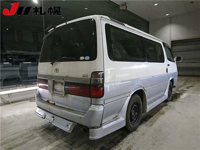 TOYOTA HIACE