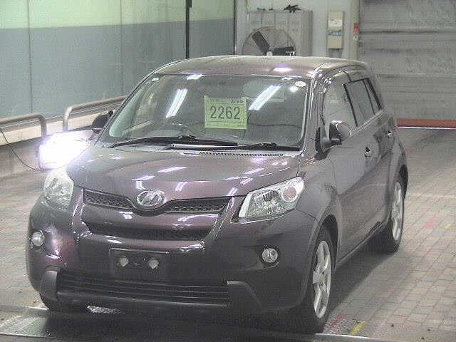 TOYOTA IST