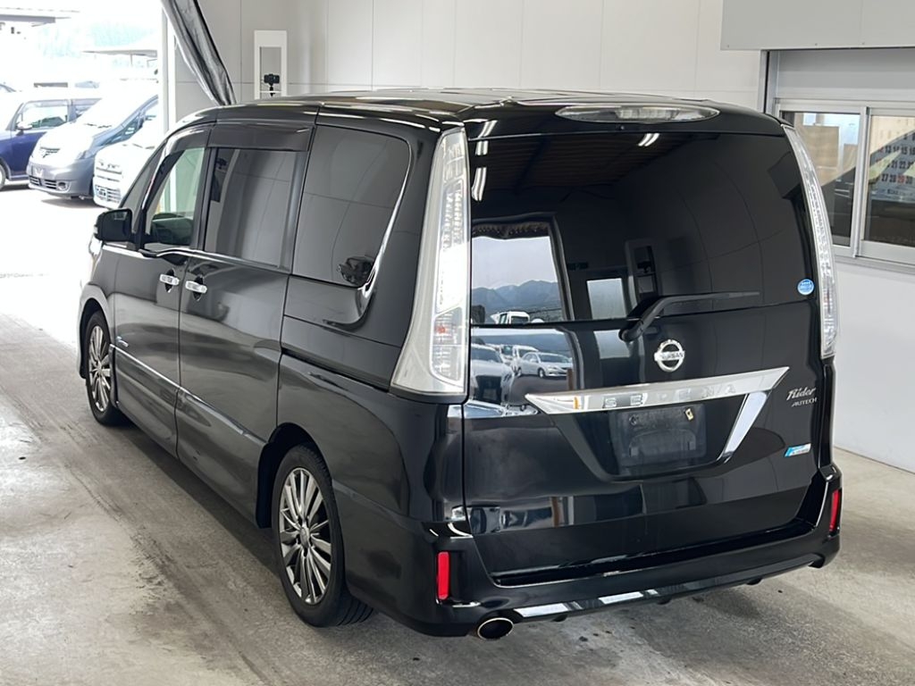 NISSAN SERENA