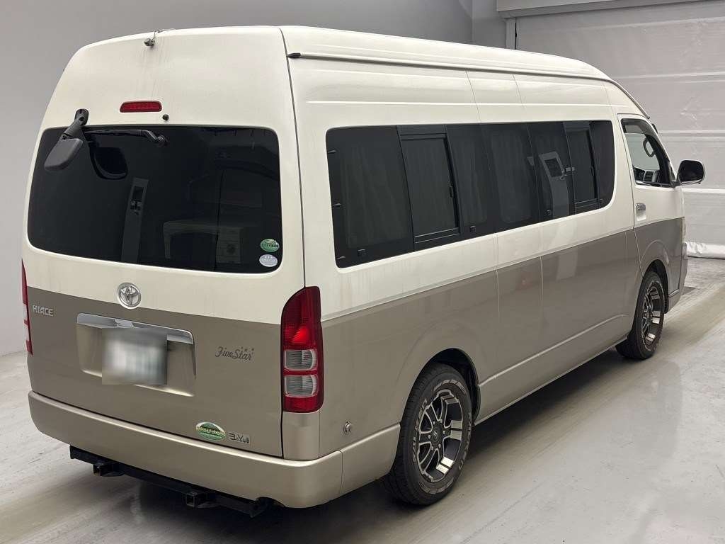 TOYOTA REGIUS ACE