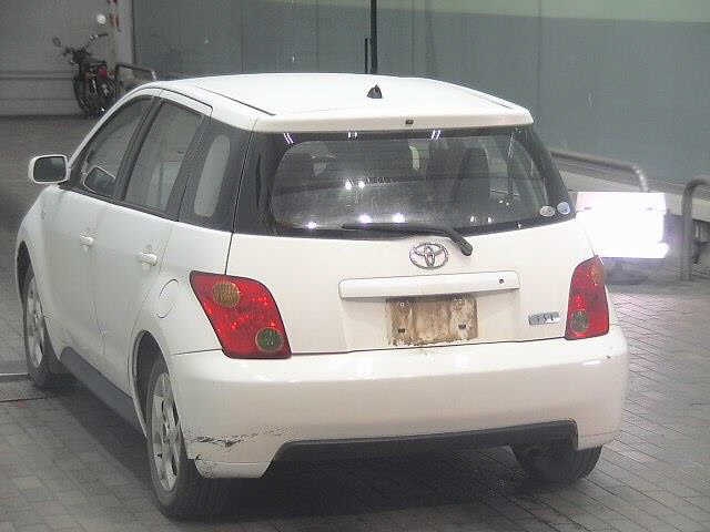 TOYOTA IST