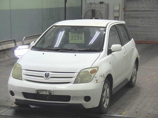 TOYOTA IST