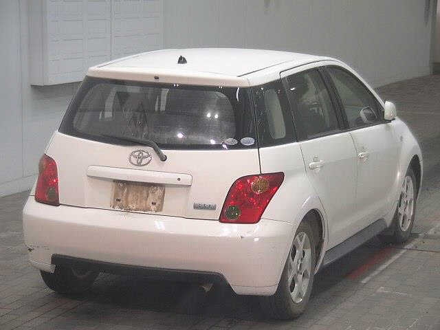TOYOTA IST