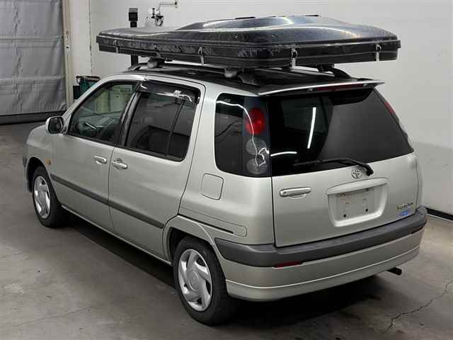 TOYOTA RAUM