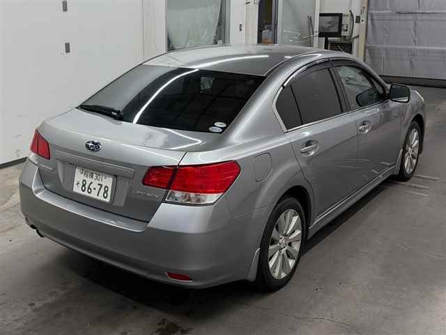 SUBARU LEGACY B4