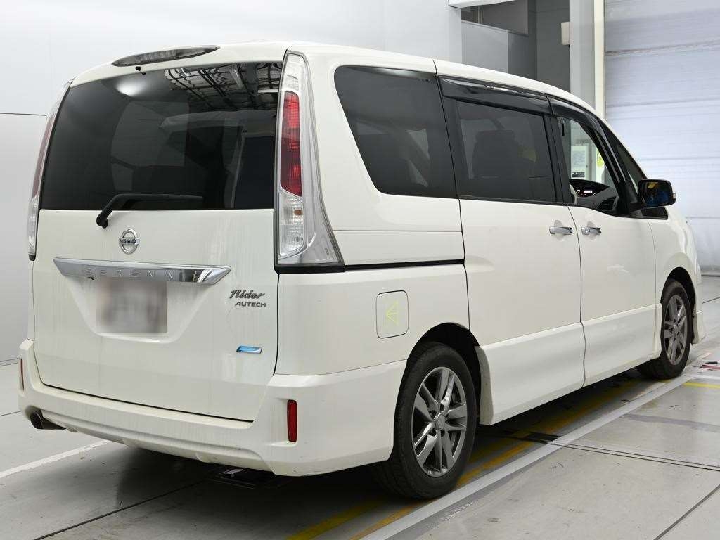 NISSAN SERENA