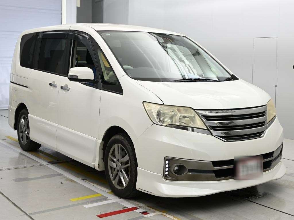 NISSAN SERENA