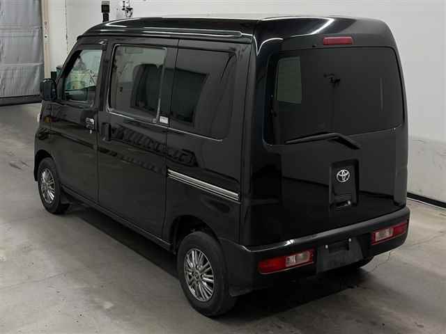 TOYOTA PIXIS VAN