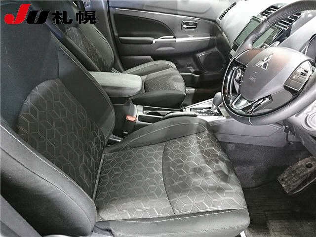 MITSUBISHI RVR