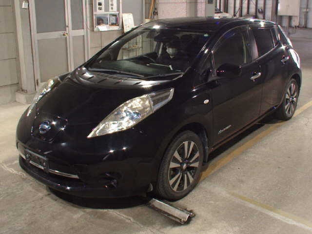 NISSAN LEAF