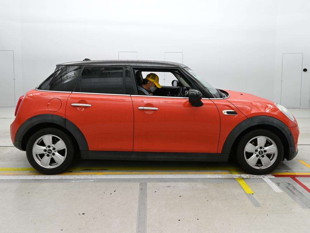 MINI HATCH