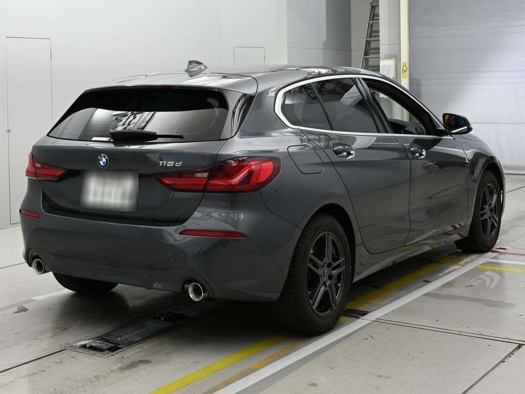 BMW 1-SERIES