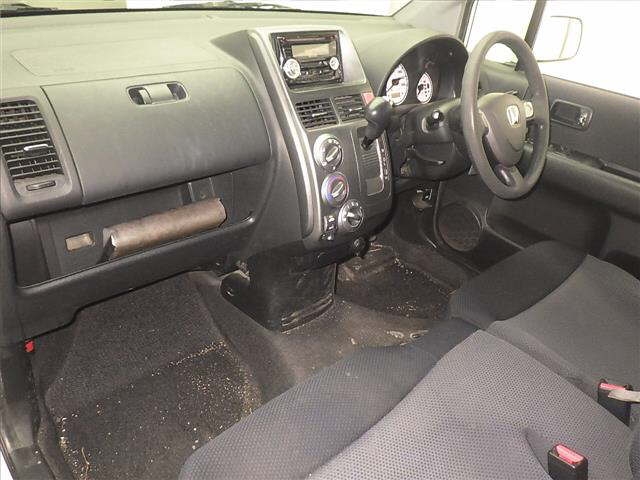 HONDA MOBILIO SPIKE