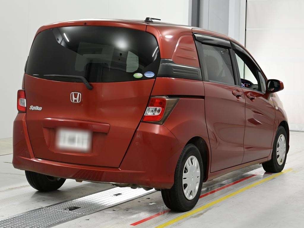 HONDA FREED SPIKE