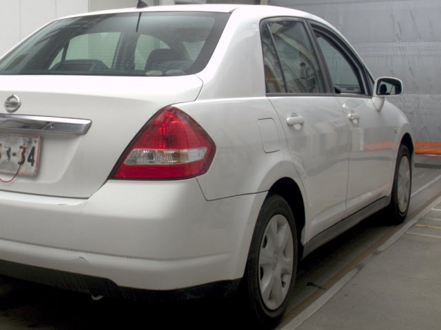 NISSAN TIIDA LATIO