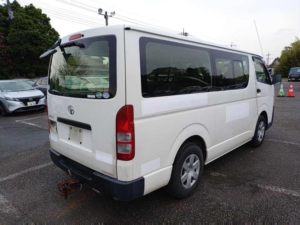 TOYOTA REGIUS ACE