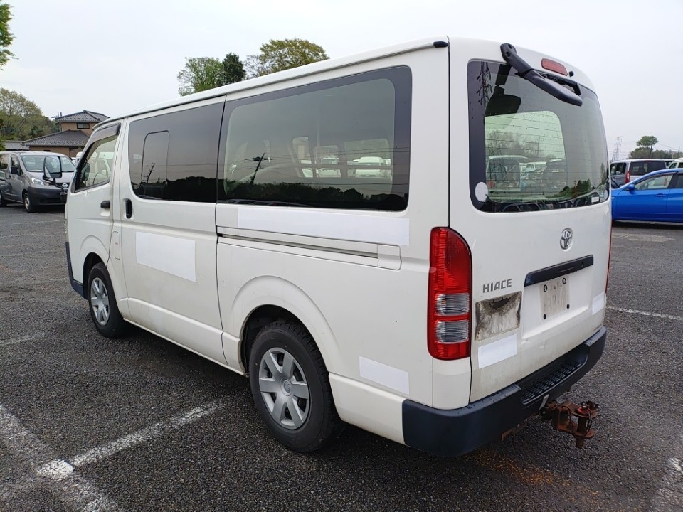 TOYOTA REGIUS ACE
