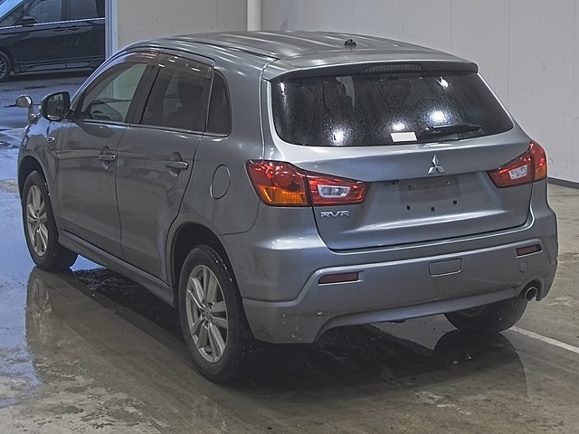 MITSUBISHI RVR