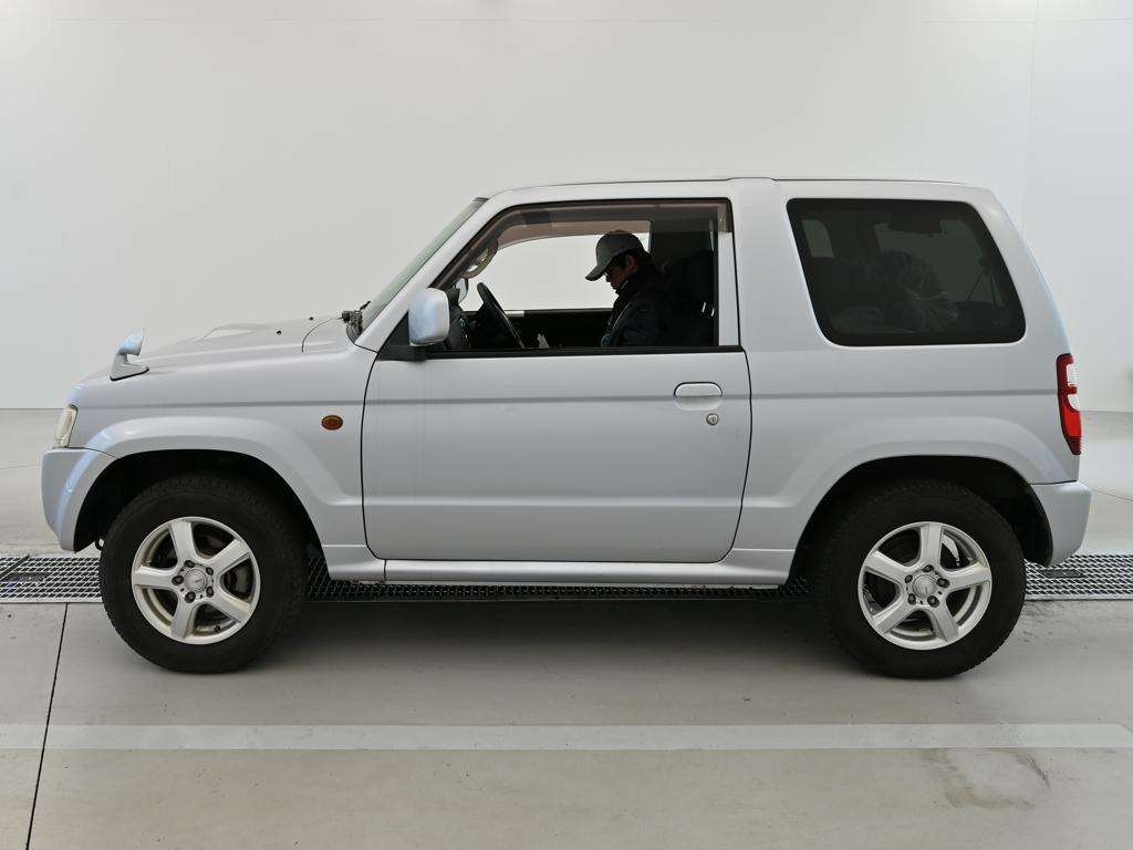 NISSAN KIX