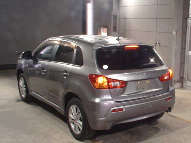 MITSUBISHI RVR