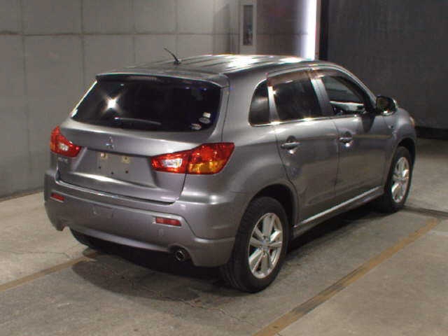 MITSUBISHI RVR