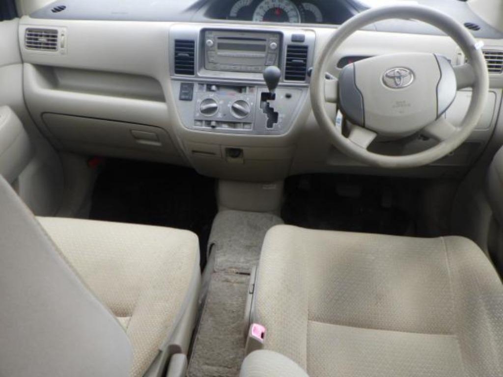TOYOTA RAUM
