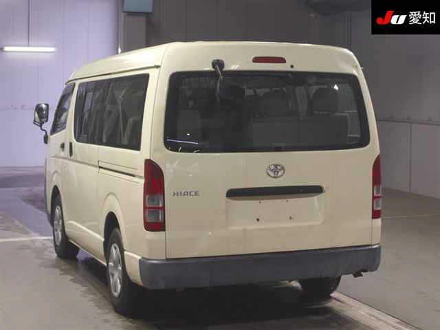 TOYOTA HIACE