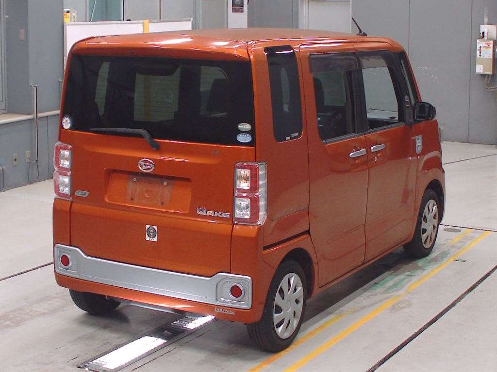 DAIHATSU WAKE
