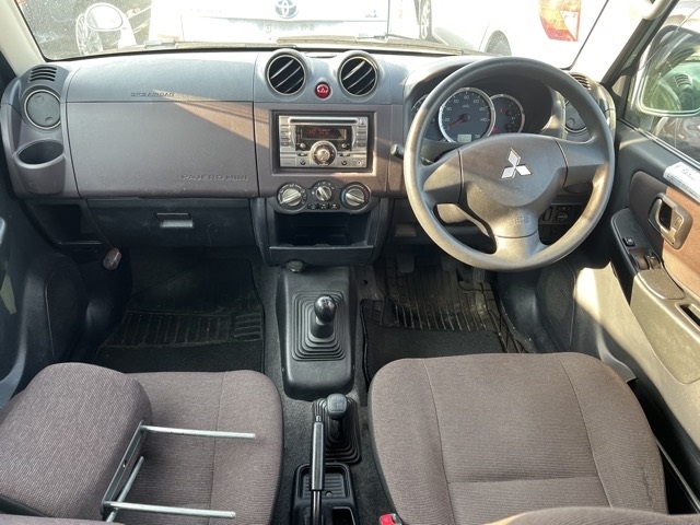 MITSUBISHI PAJERO MINI
