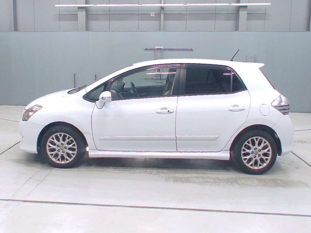 TOYOTA BLADE
