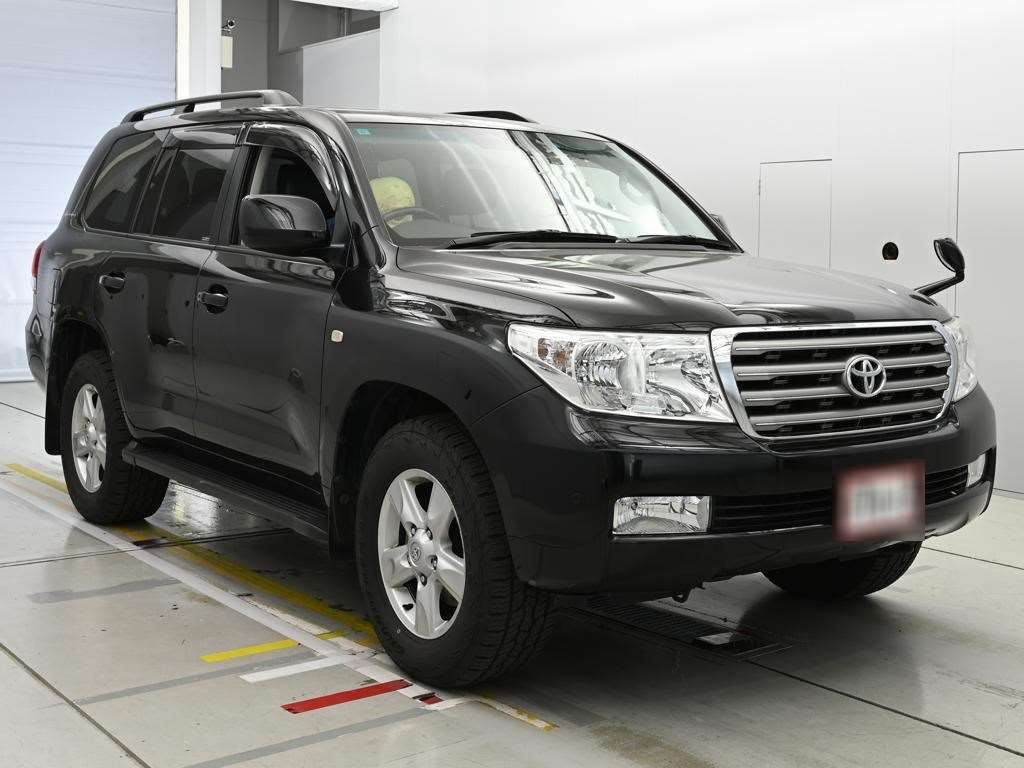 TOYOTA LAND CRUISER