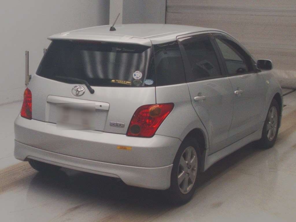 TOYOTA IST