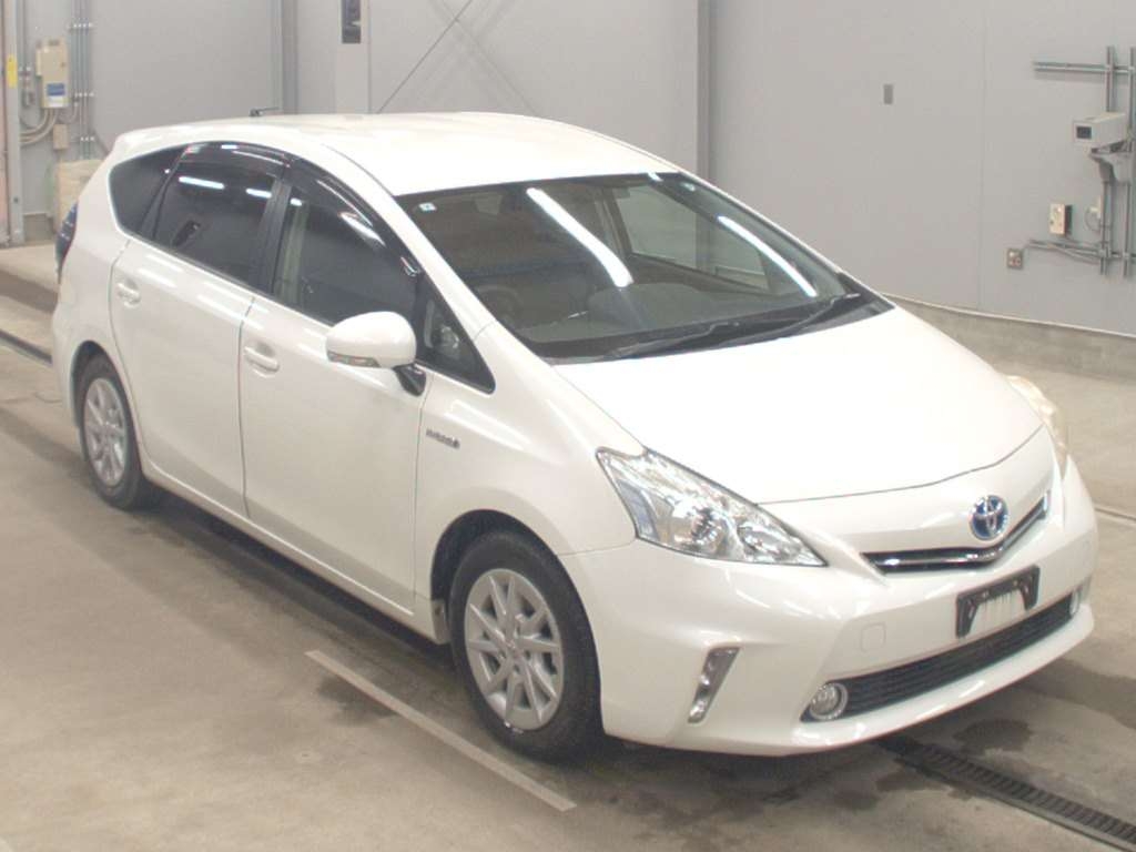TOYOTA PRIUS ALPHA