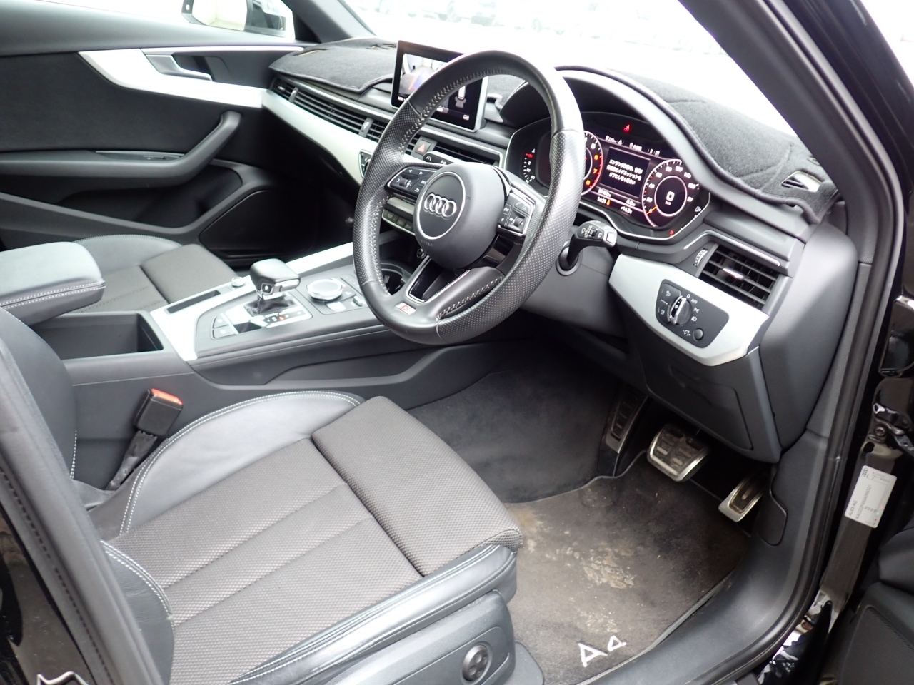 AUDI A4