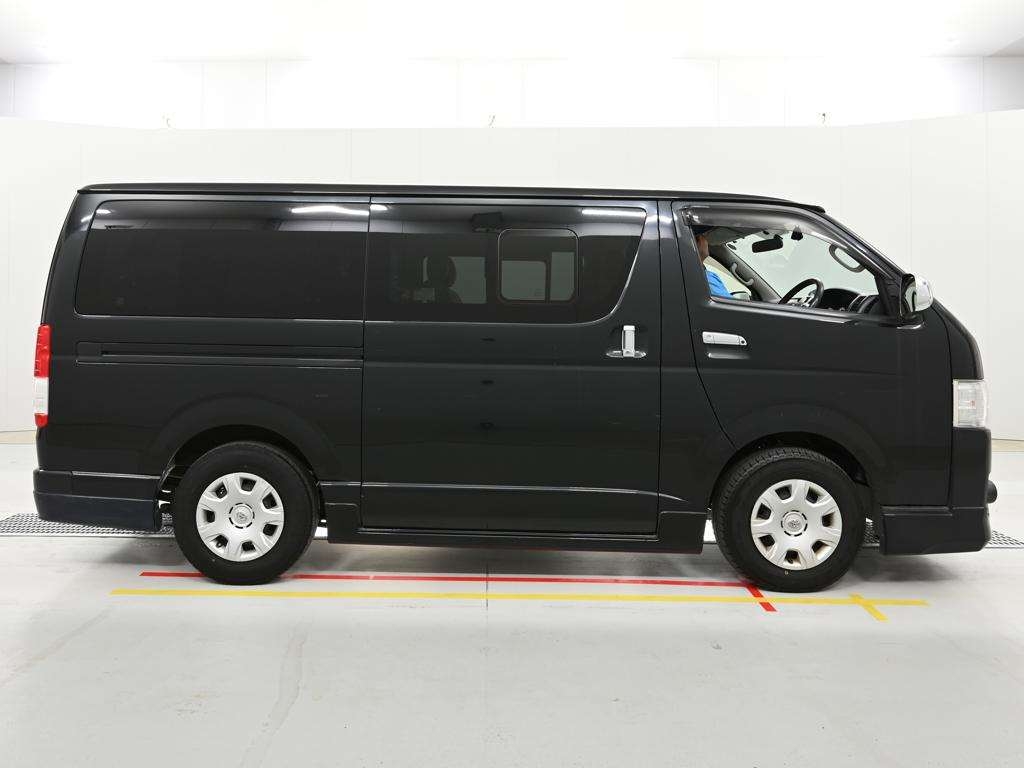 TOYOTA REGIUS ACE