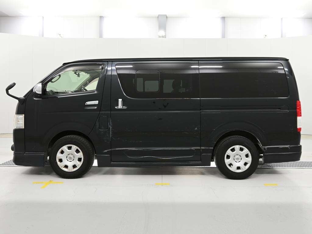TOYOTA REGIUS ACE
