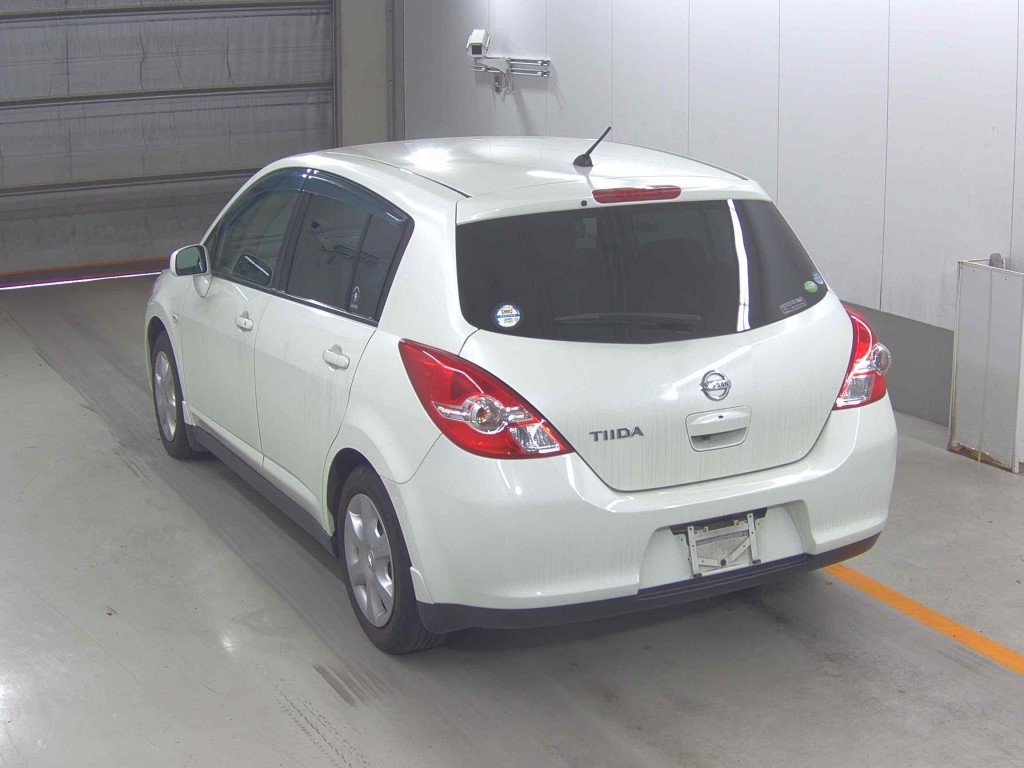 NISSAN TIIDA