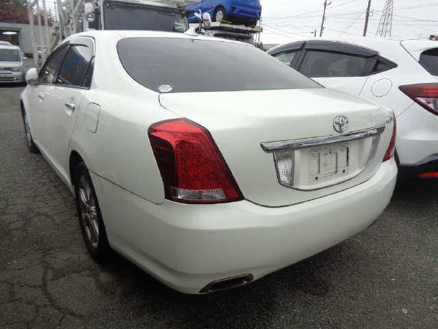 TOYOTA CROWN MAJESTA