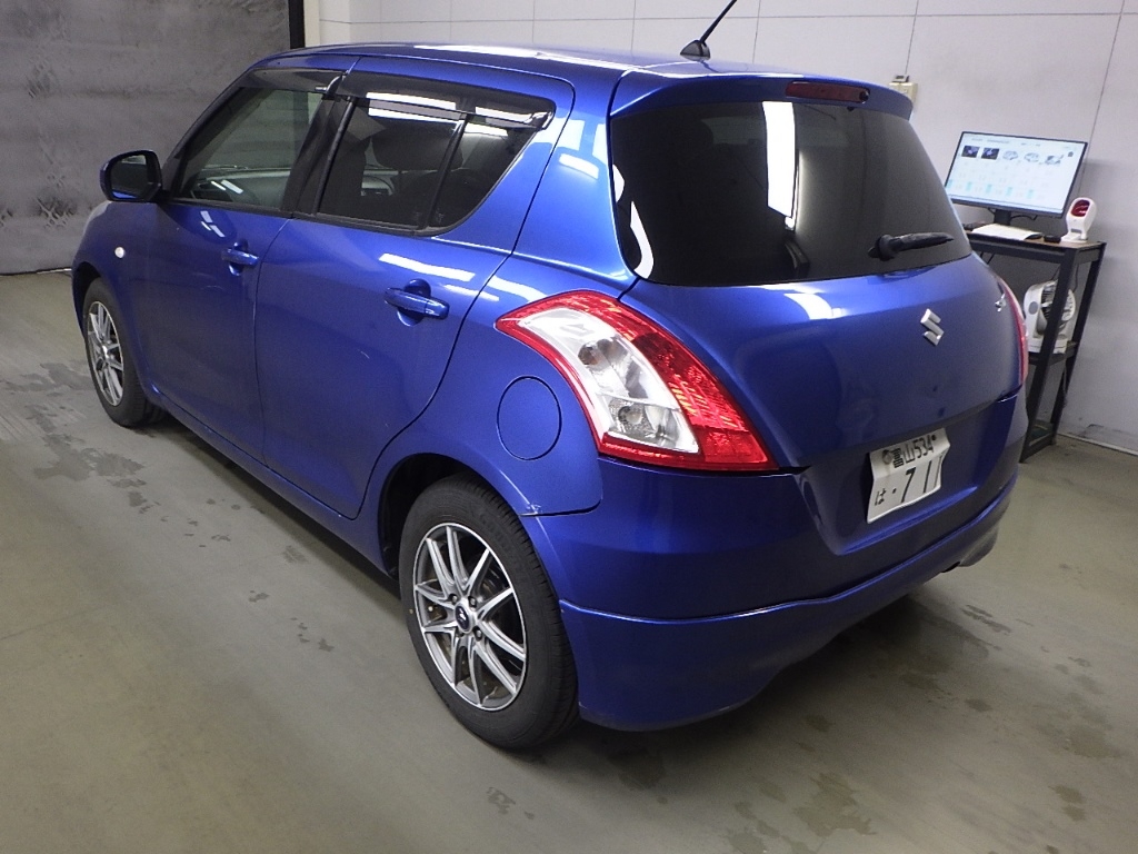 SUZUKI SWIFT