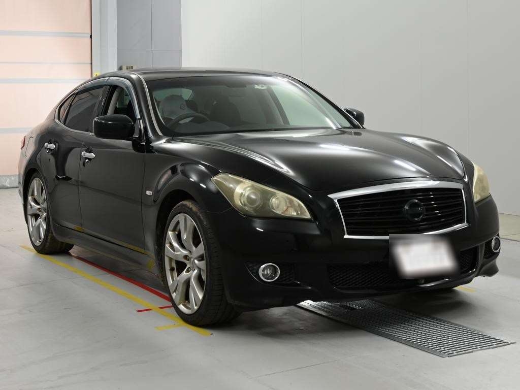 NISSAN FUGA