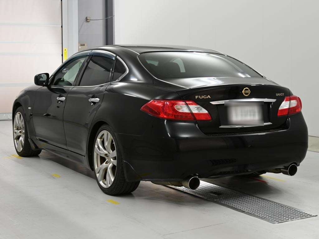 NISSAN FUGA