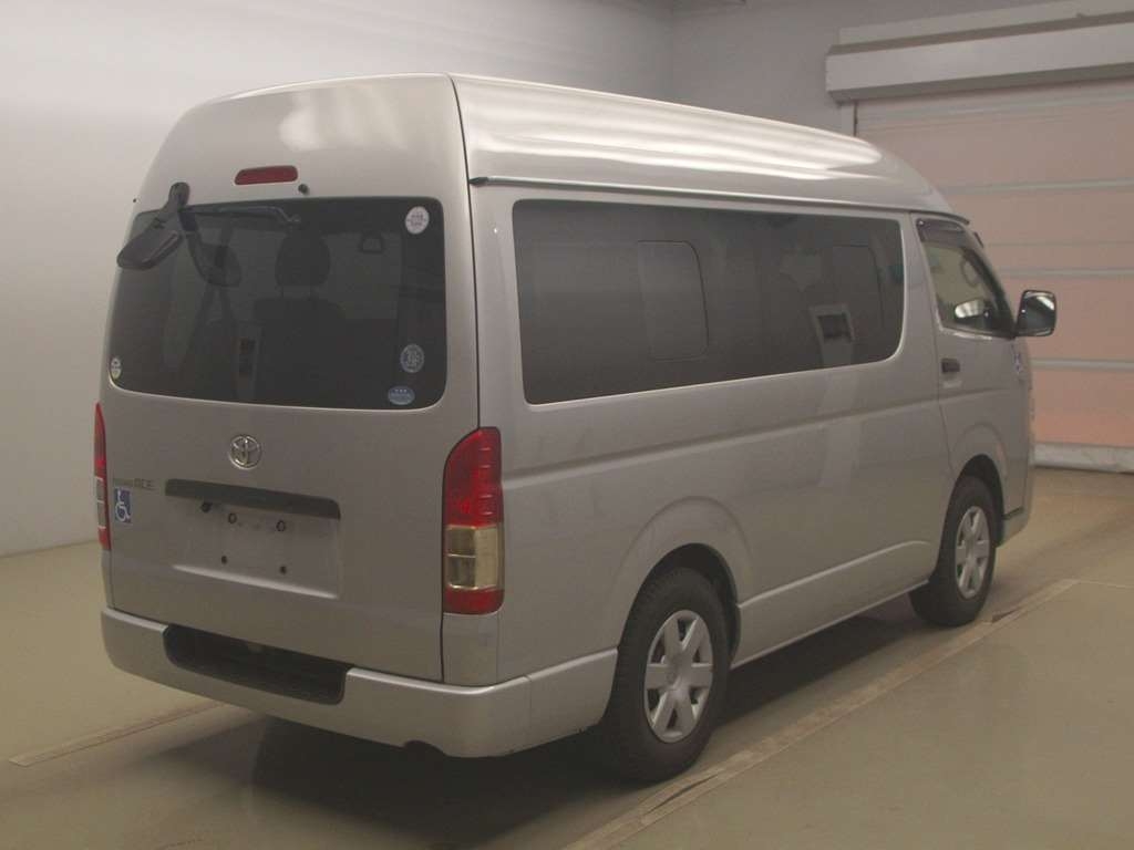 TOYOTA REGIUS ACE
