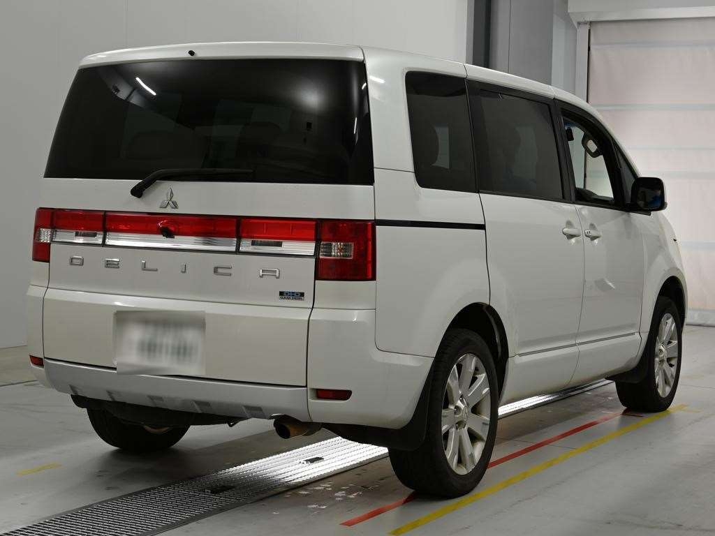 MITSUBISHI DELICA D:5