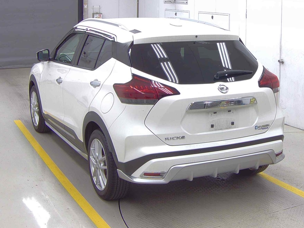 NISSAN KICKS