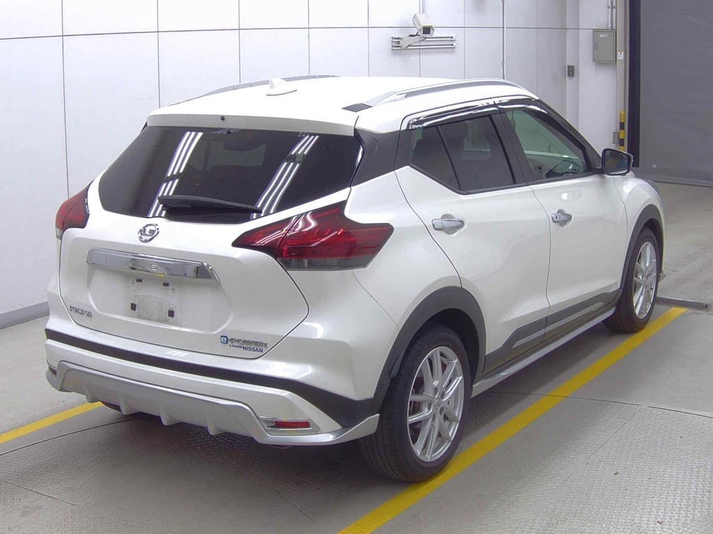 NISSAN KICKS