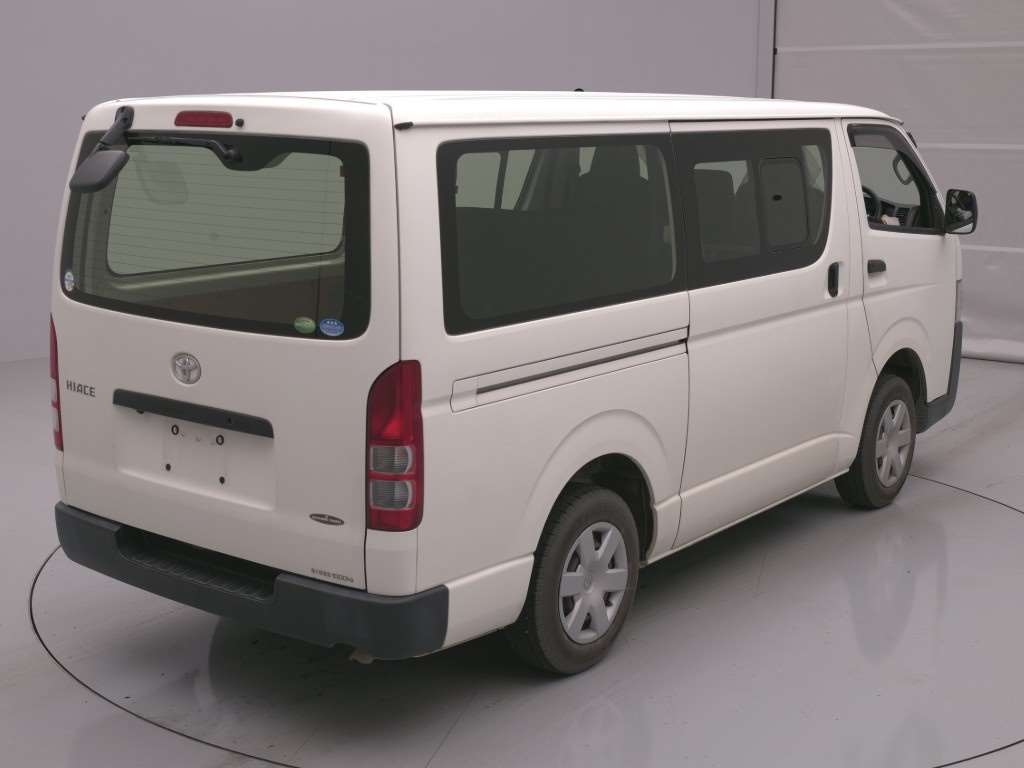 TOYOTA REGIUS ACE